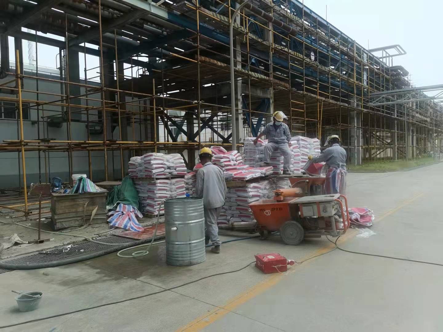 豪利777聚合物建补砂浆为什么很适合建补结构呢？