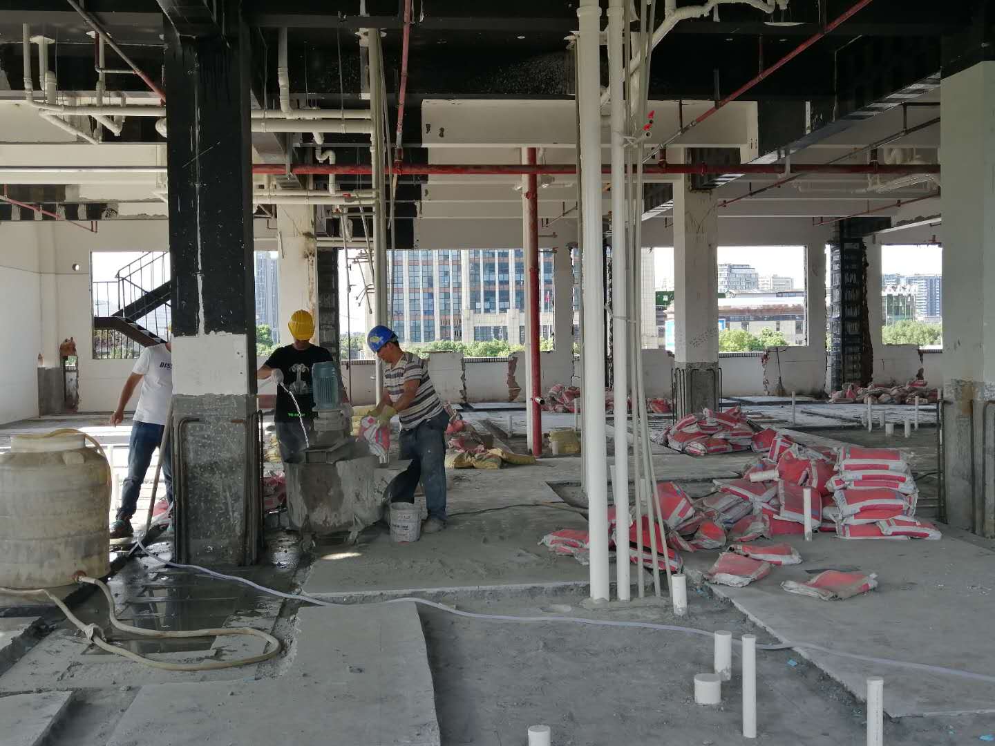 豪利777聚合物建补砂浆“下乡”难的原因有哪些。